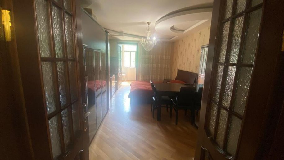 Satılır 4 otaqlı köhnə tikili, 110 m², Nəriman Nərimanov m.-6