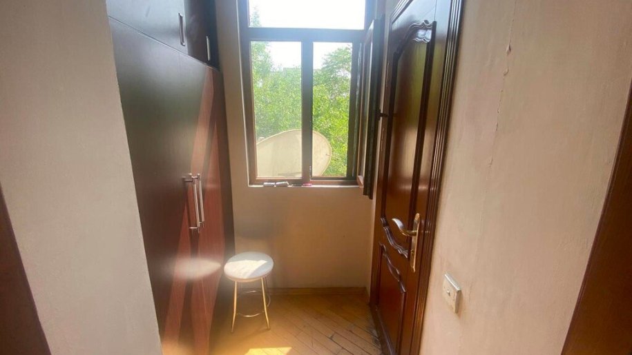 Satılır 4 otaqlı köhnə tikili, 110 m², Nəriman Nərimanov m.-8