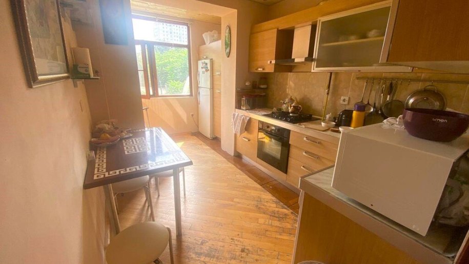 Satılır 4 otaqlı köhnə tikili, 110 m², Nəriman Nərimanov m.-14