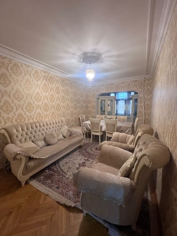 Satılır 4 otaqlı köhnə tikili, 85 m², Azadlıq Prospekti m.-1