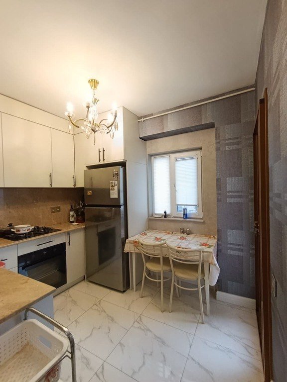 Satılır 3 otaqlı köhnə tikili, 95 m², Neftçilər m.-12