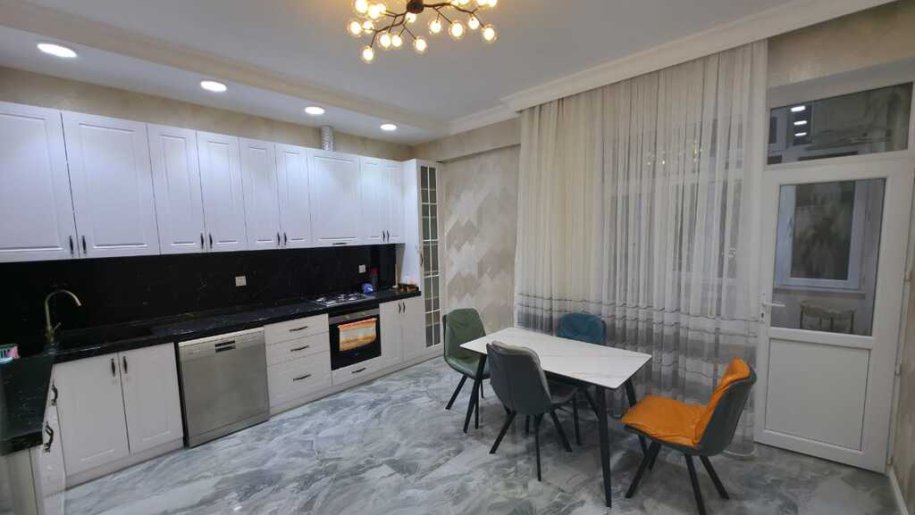 Kirayə verilir 3 otaqlı yeni tikili, 135 m², Elmlər Akademiyası m.-9