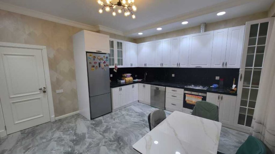 Kirayə verilir 3 otaqlı yeni tikili, 135 m², Elmlər Akademiyası m.-10