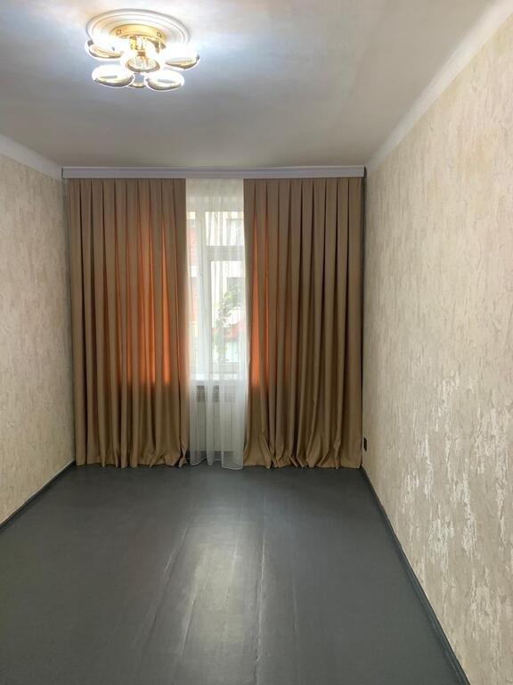 Satılır 2 otaqlı köhnə tikili, 52 m², Qara Qarayev m.-1