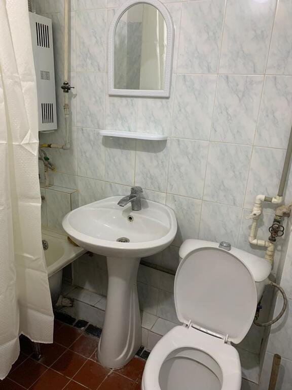 Satılır 2 otaqlı köhnə tikili, 52 m², Qara Qarayev m.-6