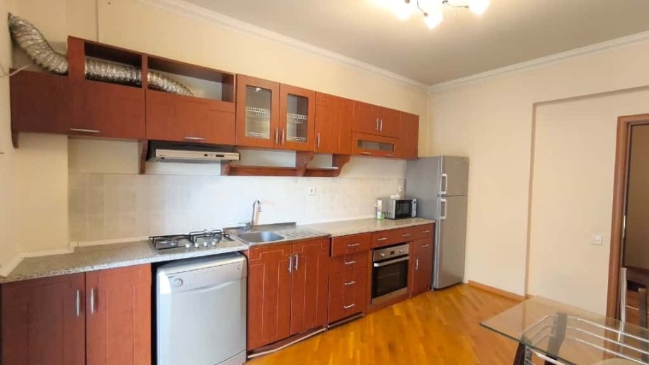 Kirayə verilir 3 otaqlı yeni tikili, 120 m², 28 May m.-9