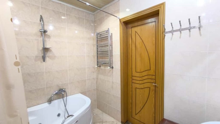 Kirayə verilir 3 otaqlı yeni tikili, 120 m², 28 May m.-12