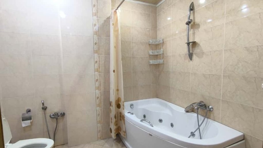 Kirayə verilir 3 otaqlı yeni tikili, 120 m², 28 May m.-13