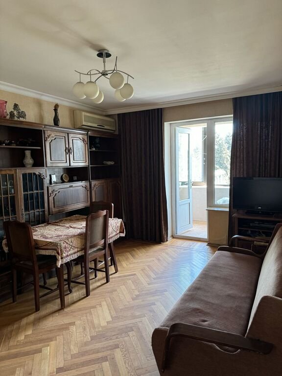 Kirayə verilir 2 otaqlı köhnə tikili, 70 m², Gənclik m.-12