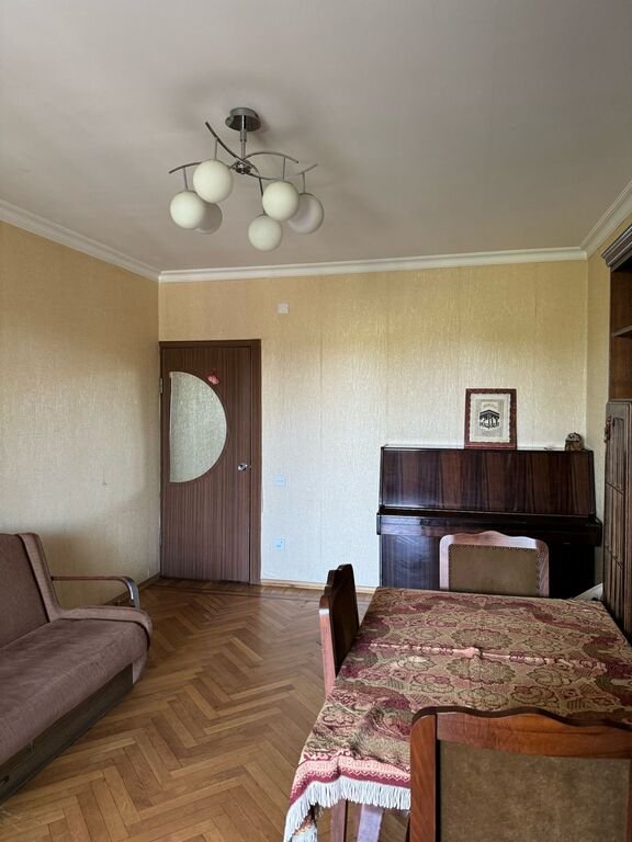 Kirayə verilir 2 otaqlı köhnə tikili, 70 m², Gənclik m.-14