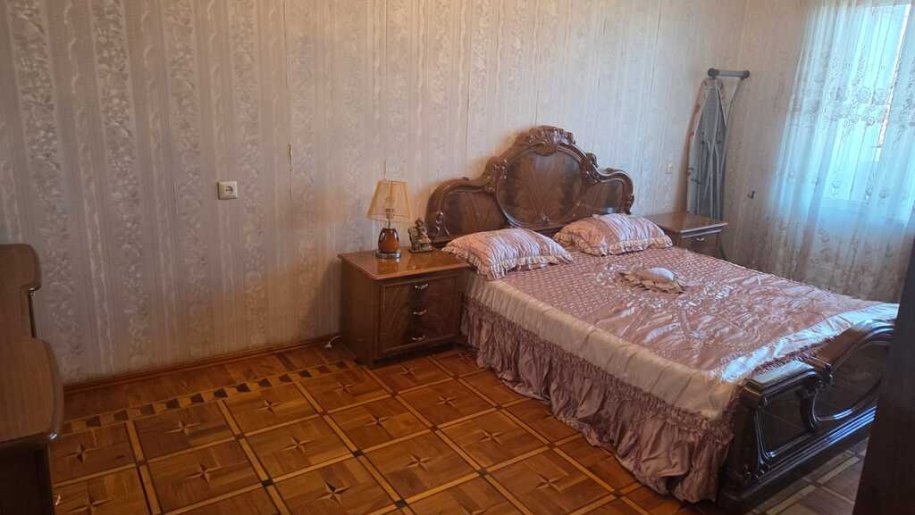 Satılır 4 otaqlı köhnə tikili, 100 m², 9-cu mikrorayon-10