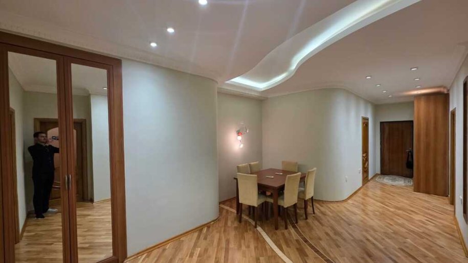 Kirayə verilir 3 otaqlı yeni tikili, 132 m², 8 noyabr-6