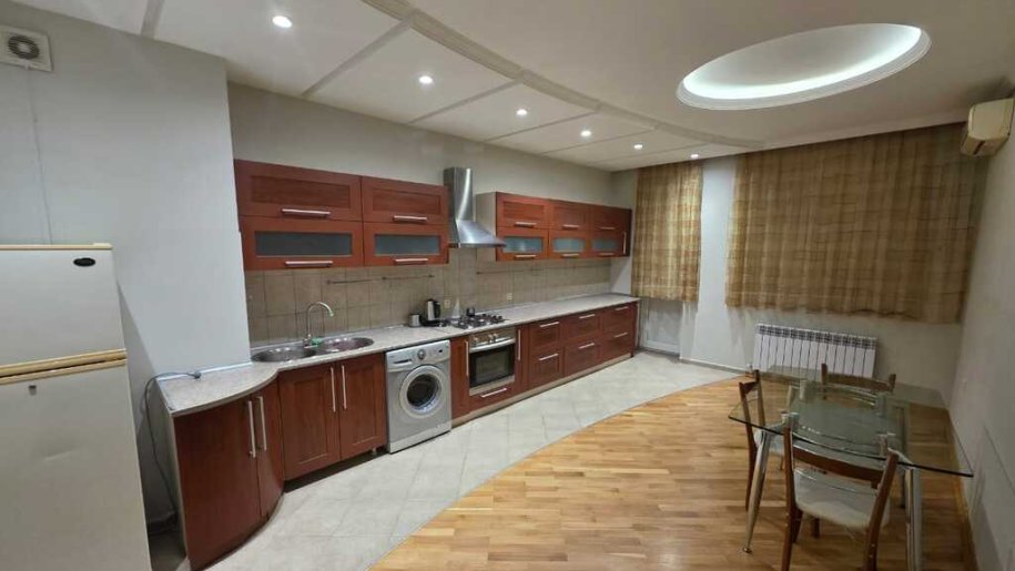 Kirayə verilir 3 otaqlı yeni tikili, 132 m², 8 noyabr-12