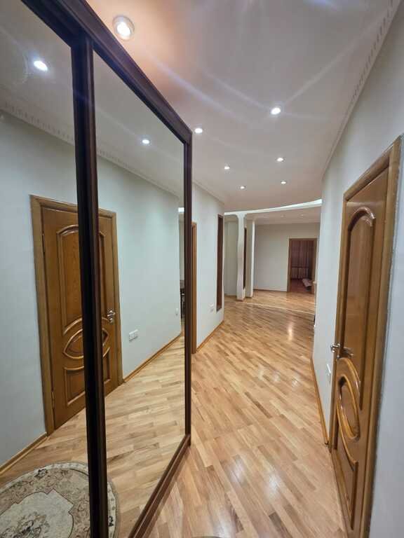 Kirayə verilir 3 otaqlı yeni tikili, 132 m², 8 noyabr-16