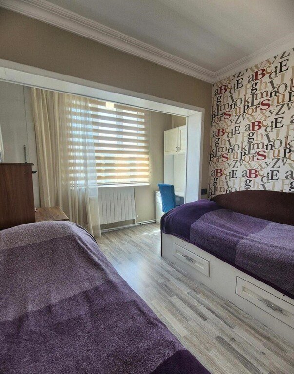 Satılır 3 otaqlı köhnə tikili, 85 m², Azadlıq Prospekti m.-5