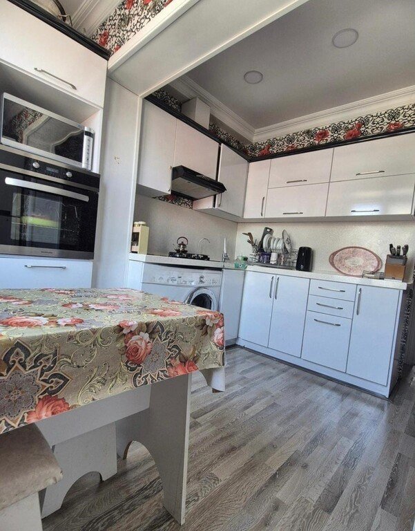 Satılır 3 otaqlı köhnə tikili, 85 m², Azadlıq Prospekti m.-8