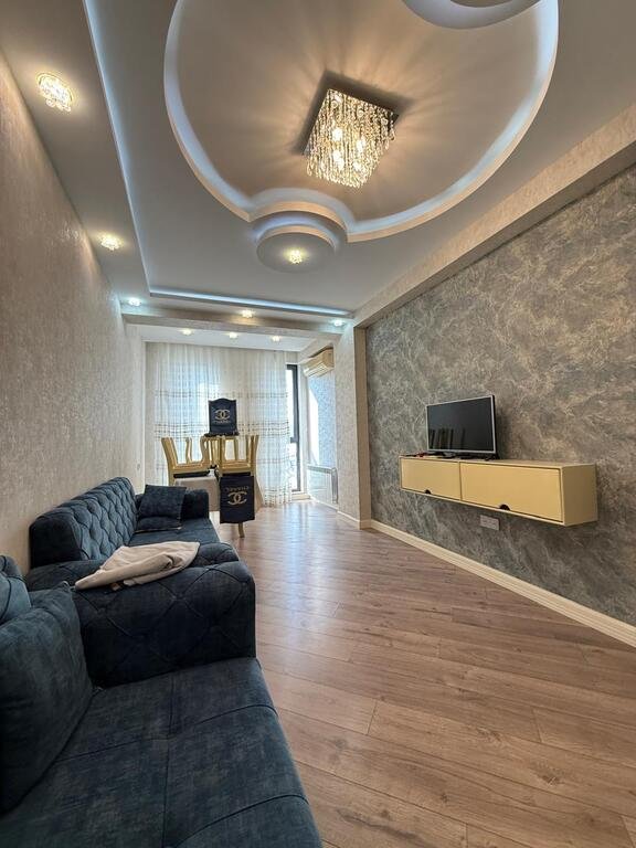 Kirayə verilir 3 otaqlı yeni tikili, 110 m², 28 May m.-6