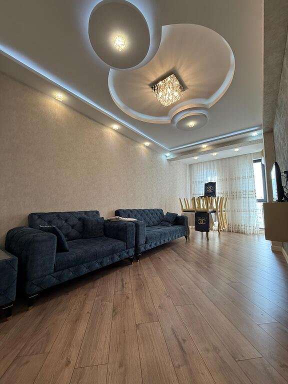 Kirayə verilir 3 otaqlı yeni tikili, 110 m², 28 May m.-7