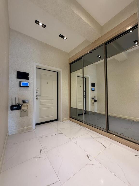Kirayə verilir 3 otaqlı yeni tikili, 110 m², 28 May m.-9