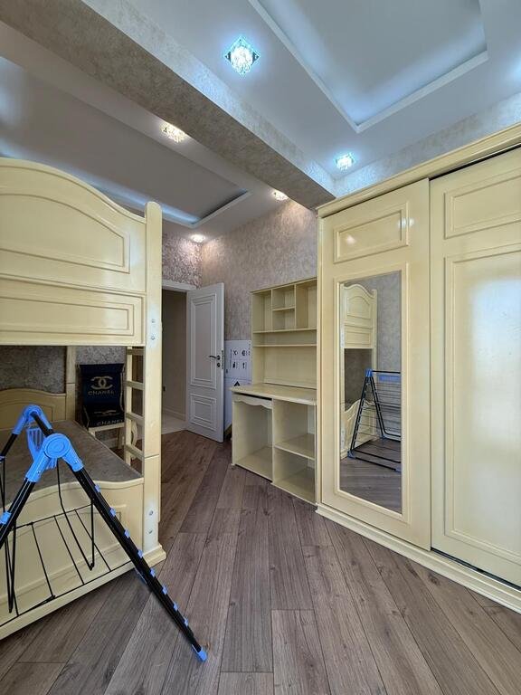 Kirayə verilir 3 otaqlı yeni tikili, 110 m², 28 May m.-11