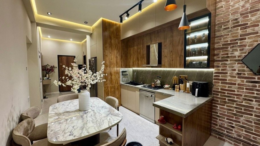 Kirayə verilir 3 otaqlı yeni tikili, 90 m², 28 May m.-1