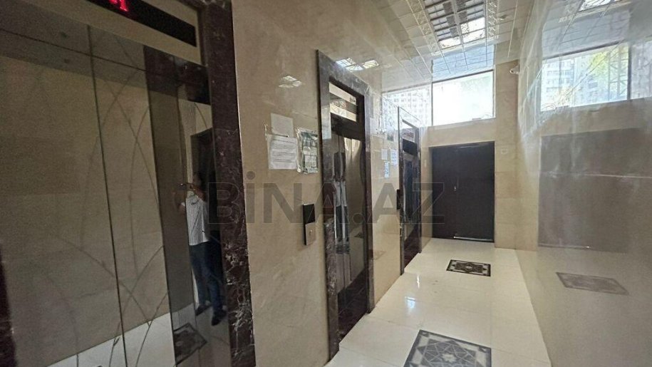 Satılır 4 otaqlı yeni tikili, 230 m², Azadlıq Prospekti m.-8