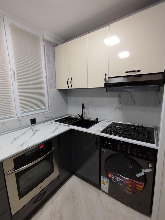 Satılır 3 otaqlı köhnə tikili, 72 m², Gənclik m.-5