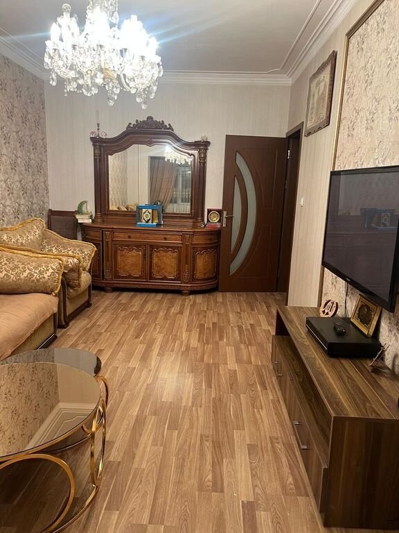 Satılır 3 otaqlı köhnə tikili, 85 m², Azadlıq Prospekti m.-2