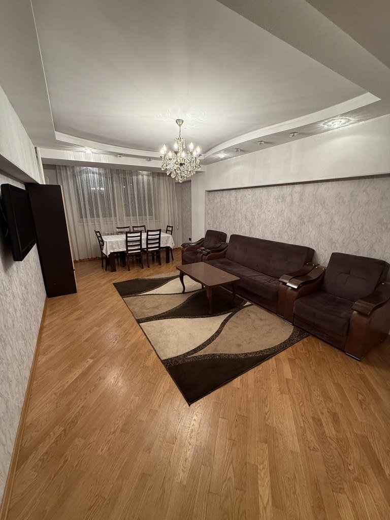 Kirayə verilir 2 otaqlı yeni tikili, 85 m², 28 May m.-7