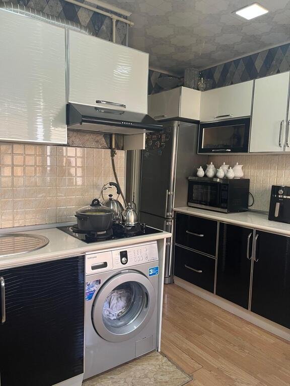 Satılır 3 otaqlı köhnə tikili, 70 m², Həzi Aslanov m.-8