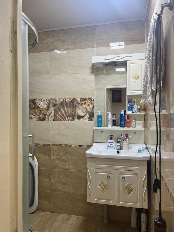 Satılır 3 otaqlı köhnə tikili, 70 m², Həzi Aslanov m.-11