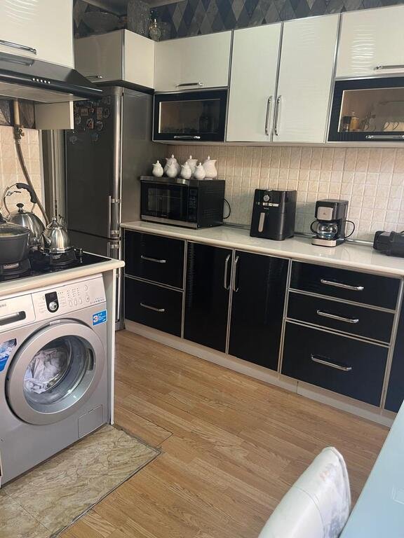 Satılır 3 otaqlı köhnə tikili, 70 m², Həzi Aslanov m.-16