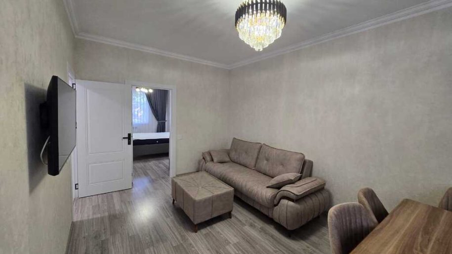 Kirayə verilir 3 otaqlı köhnə tikili, 100 m², Memar Əcəmi m.-12
