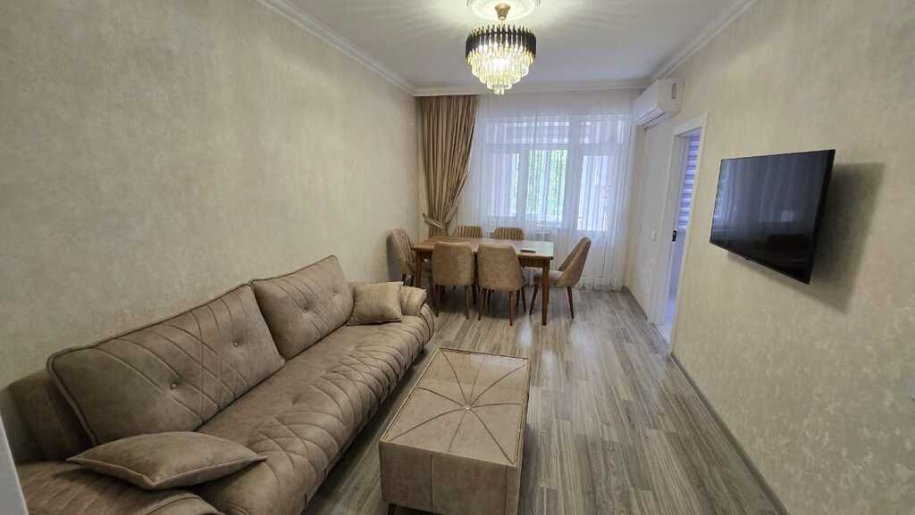 Kirayə verilir 3 otaqlı köhnə tikili, 100 m², Memar Əcəmi m.-13