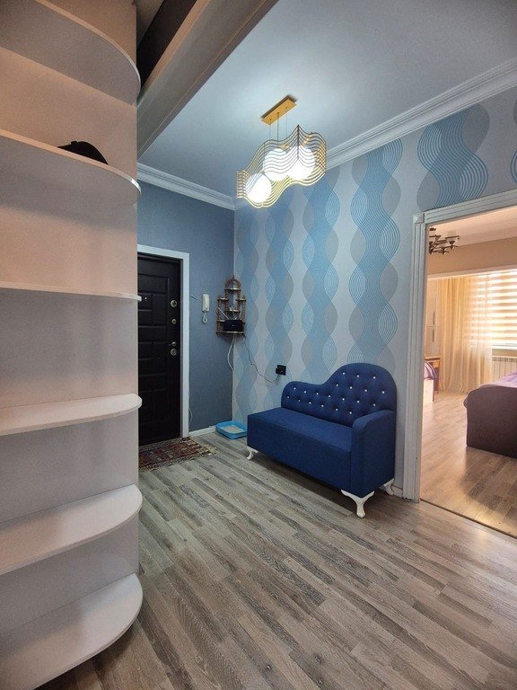 Satılır 3 otaqlı köhnə tikili, 82 m², Azadlıq Prospekti m.-6