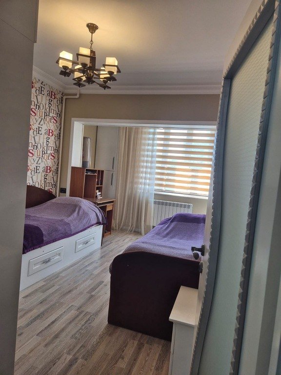 Satılır 3 otaqlı köhnə tikili, 82 m², Azadlıq Prospekti m.-9