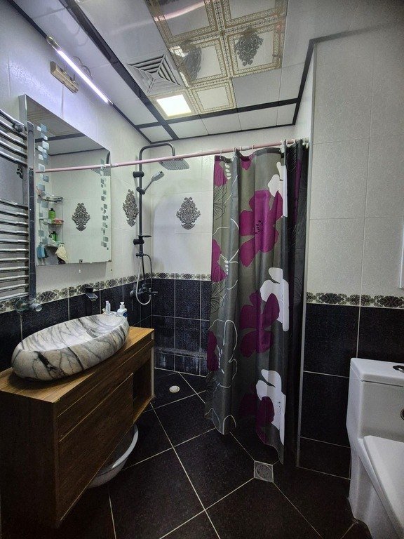 Satılır 3 otaqlı köhnə tikili, 82 m², Azadlıq Prospekti m.-17