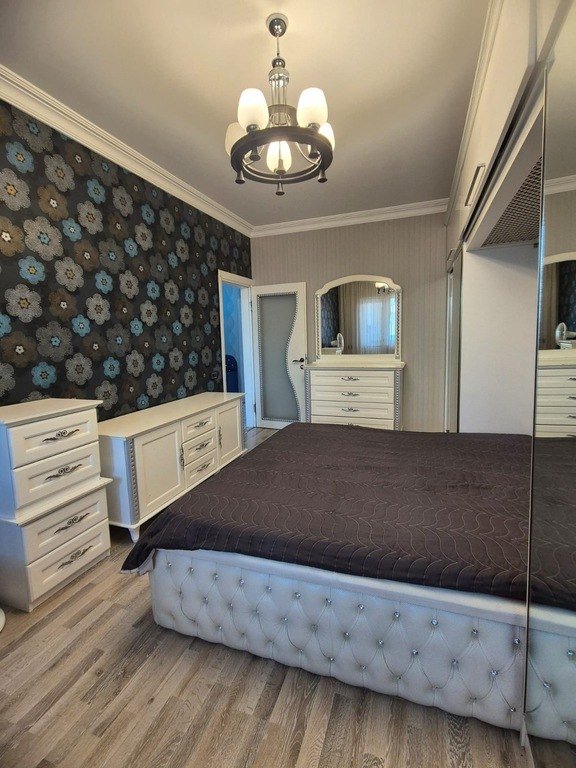 Satılır 3 otaqlı köhnə tikili, 82 m², Azadlıq Prospekti m.-20