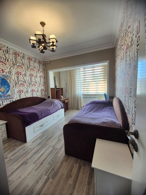 Satılır 3 otaqlı köhnə tikili, 82 m², Azadlıq Prospekti m.-22