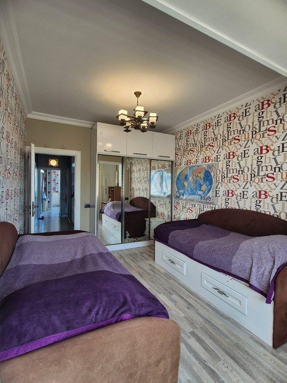 Satılır 3 otaqlı köhnə tikili, 82 m², Azadlıq Prospekti m.-23