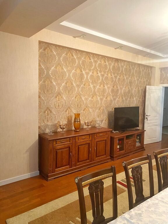 Satılır 3 otaqlı yeni tikili, 131 m², 28 May m.-6
