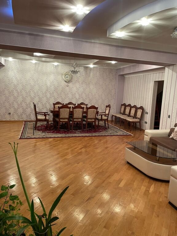 Satılır 6 otaqlı yeni tikili, 300 m², 8 noyabr-1