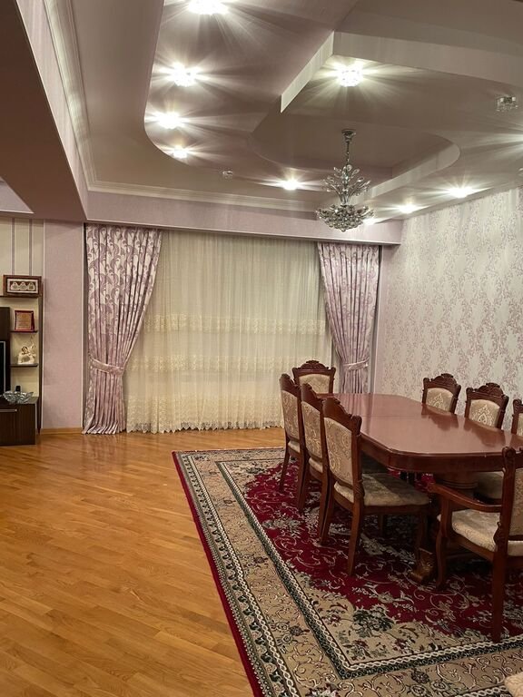Satılır 6 otaqlı yeni tikili, 300 m², 8 noyabr-3