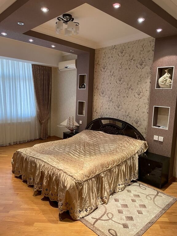 Satılır 6 otaqlı yeni tikili, 300 m², 8 noyabr-5