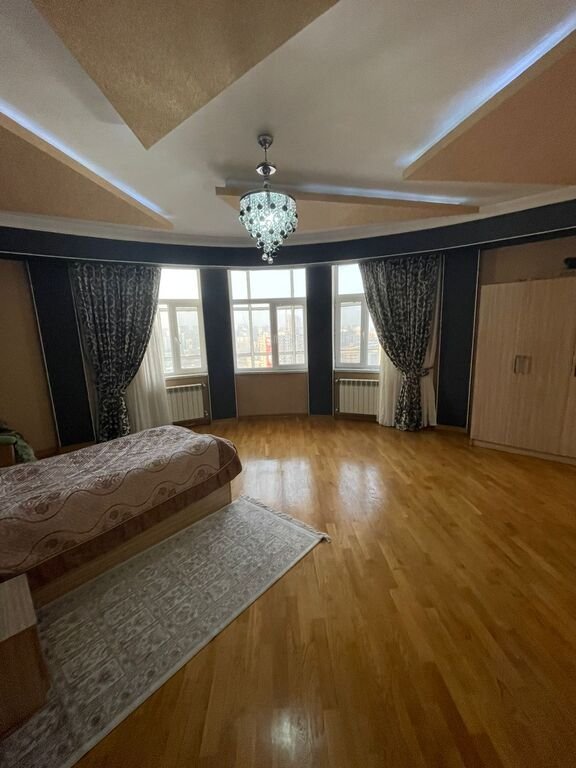 Satılır 6 otaqlı yeni tikili, 300 m², 8 noyabr-8