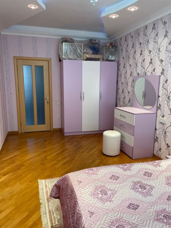 Satılır 6 otaqlı yeni tikili, 300 m², 8 noyabr-12