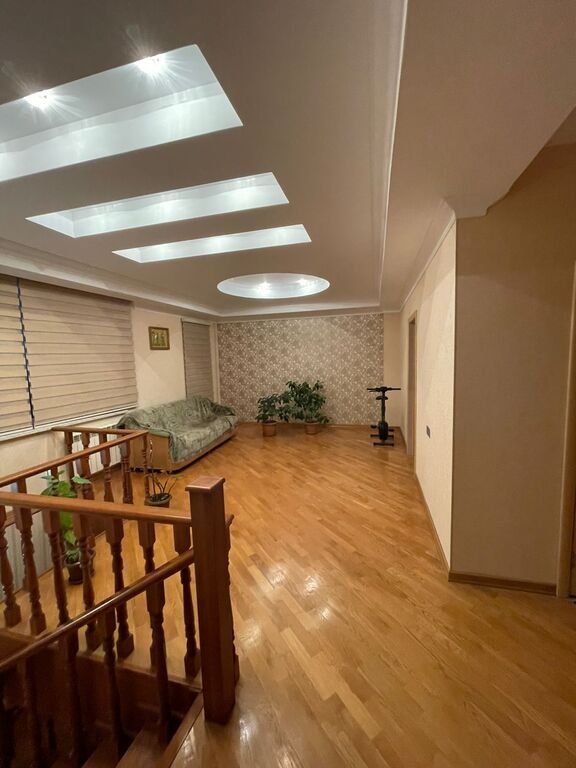 Satılır 6 otaqlı yeni tikili, 300 m², 8 noyabr-16