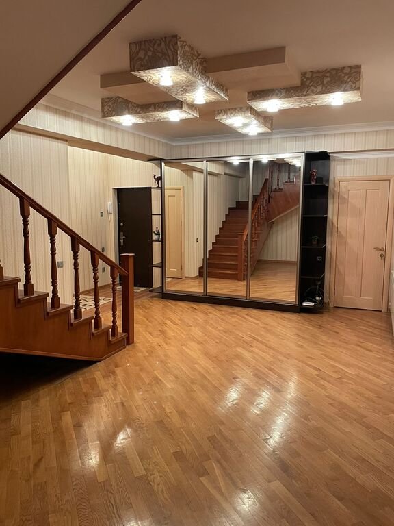 Satılır 6 otaqlı yeni tikili, 300 m², 8 noyabr-18