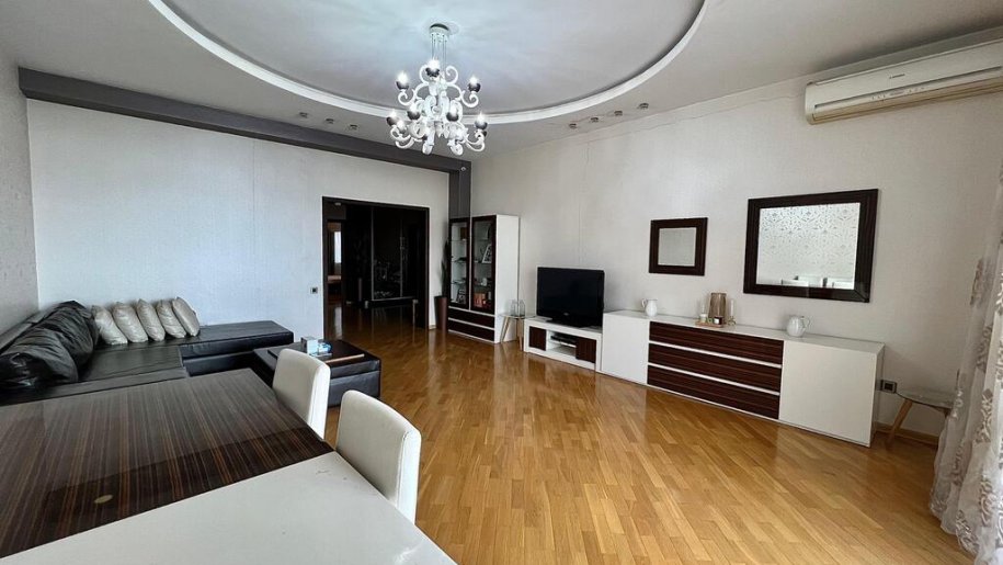 Satılır 3 otaqlı yeni tikili, 136 m², Gənclik m.-2