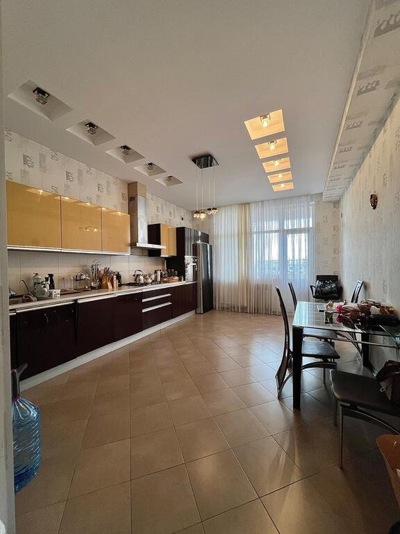 Satılır 3 otaqlı yeni tikili, 136 m², Gənclik m.-8